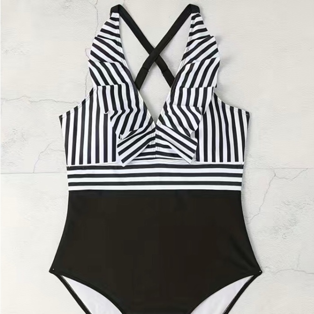 NWT women’s swimsuit